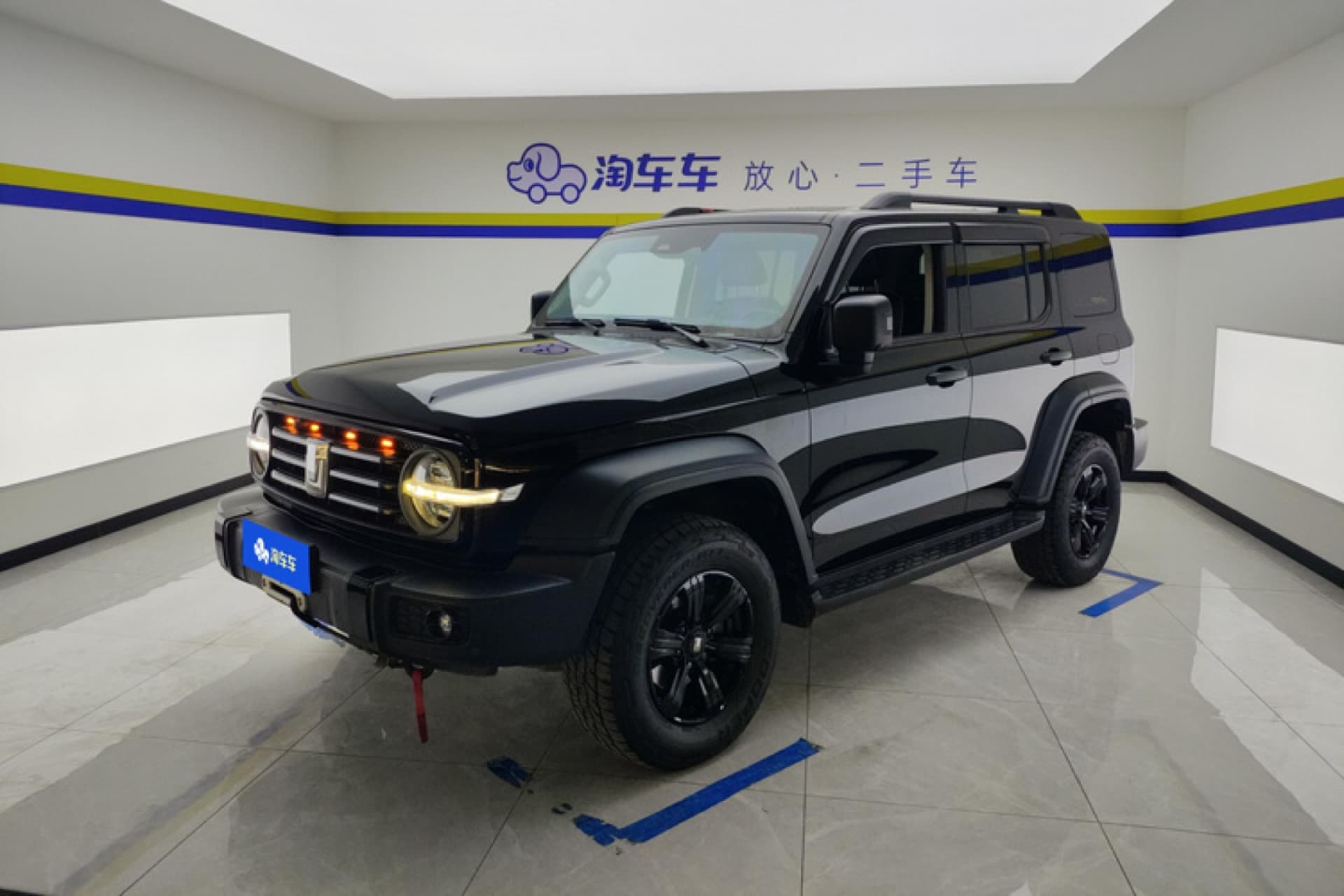 2022 TANK Tank 300